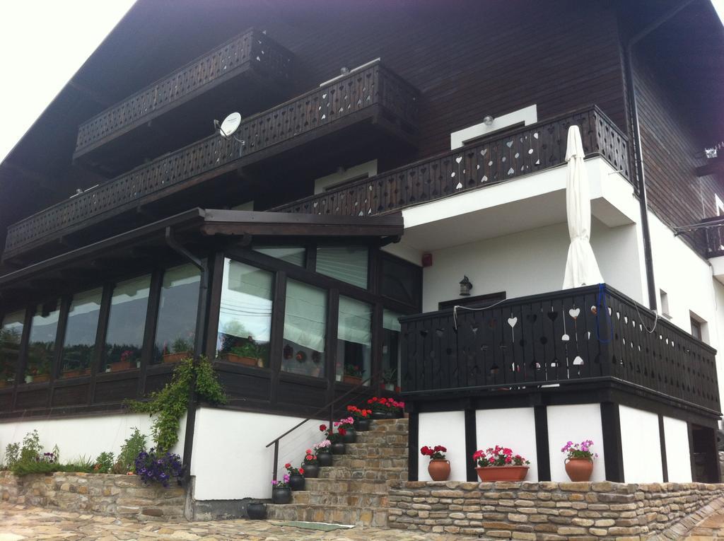 Pension Valentina Mînăstirea Humorului Exterior foto
